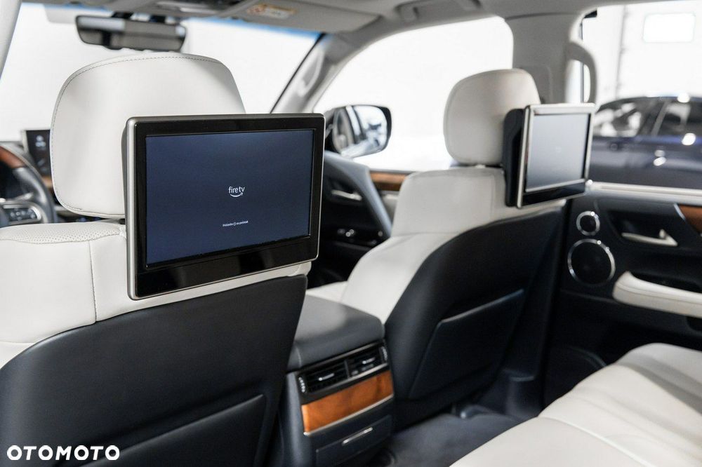 Lexus LX 570 Omotenashi - 37