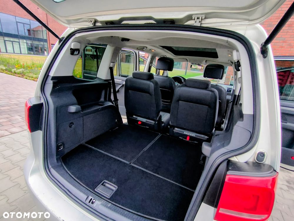 Volkswagen Touran 2.0 TDI DPF Highline DSG - 11