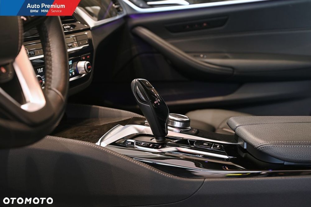 BMW Seria 5 540i xDrive mHEV Luxury Line - 7