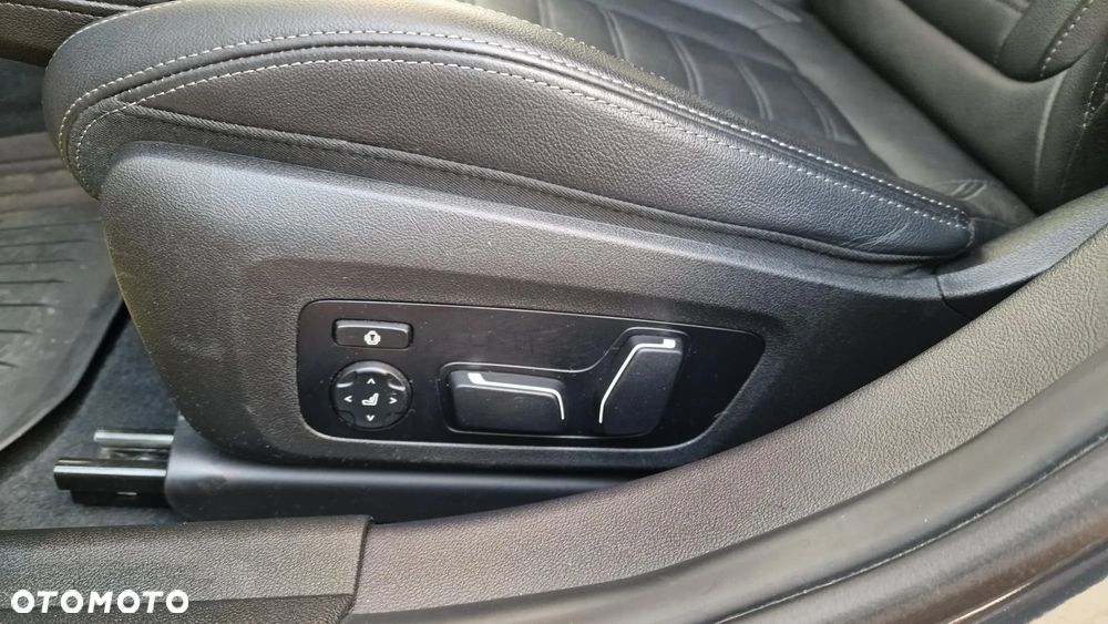 BMW Seria 3 330i Luxury Line - 18