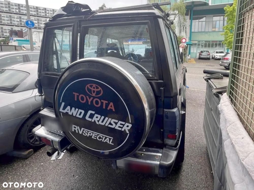 Toyota Land Cruiser - 4
