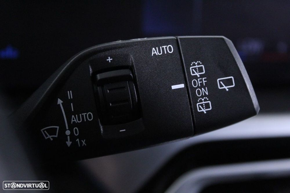 BMW 320 d Touring Pack Desportivo M Auto - 26