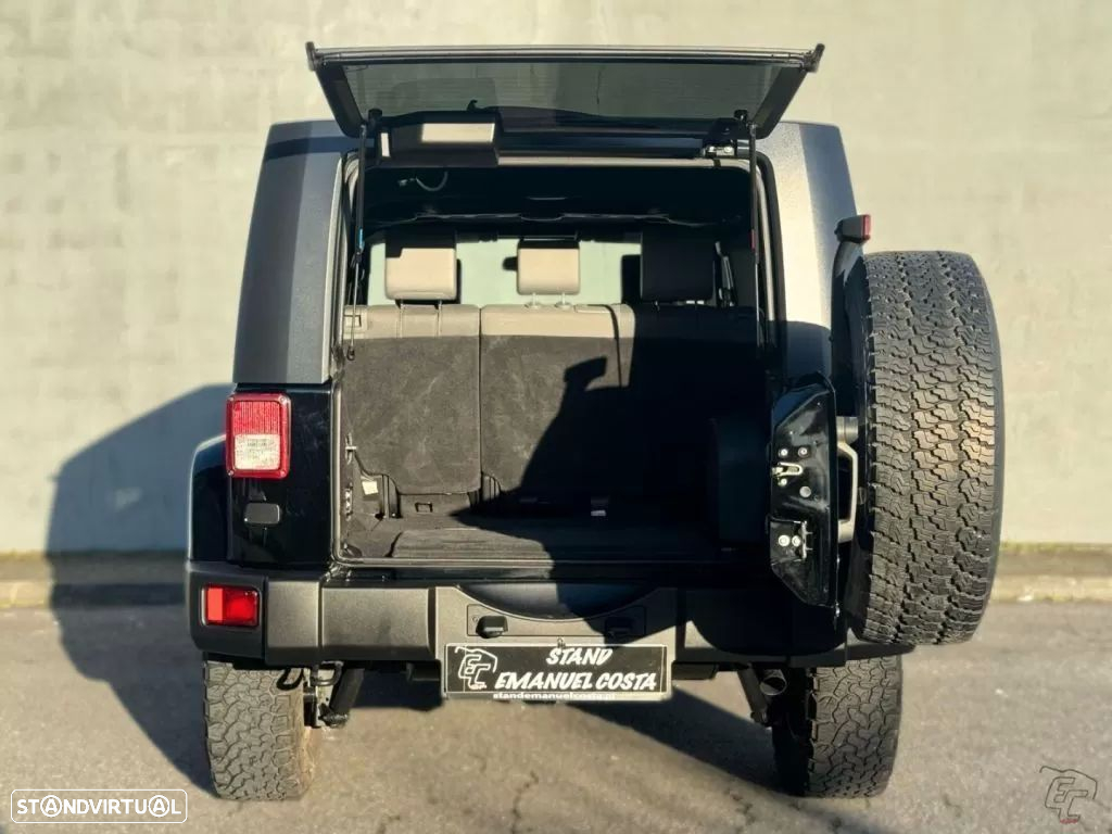 Jeep Wrangler Unlimited 2.8 CRD DPF Auto Sahara - 6