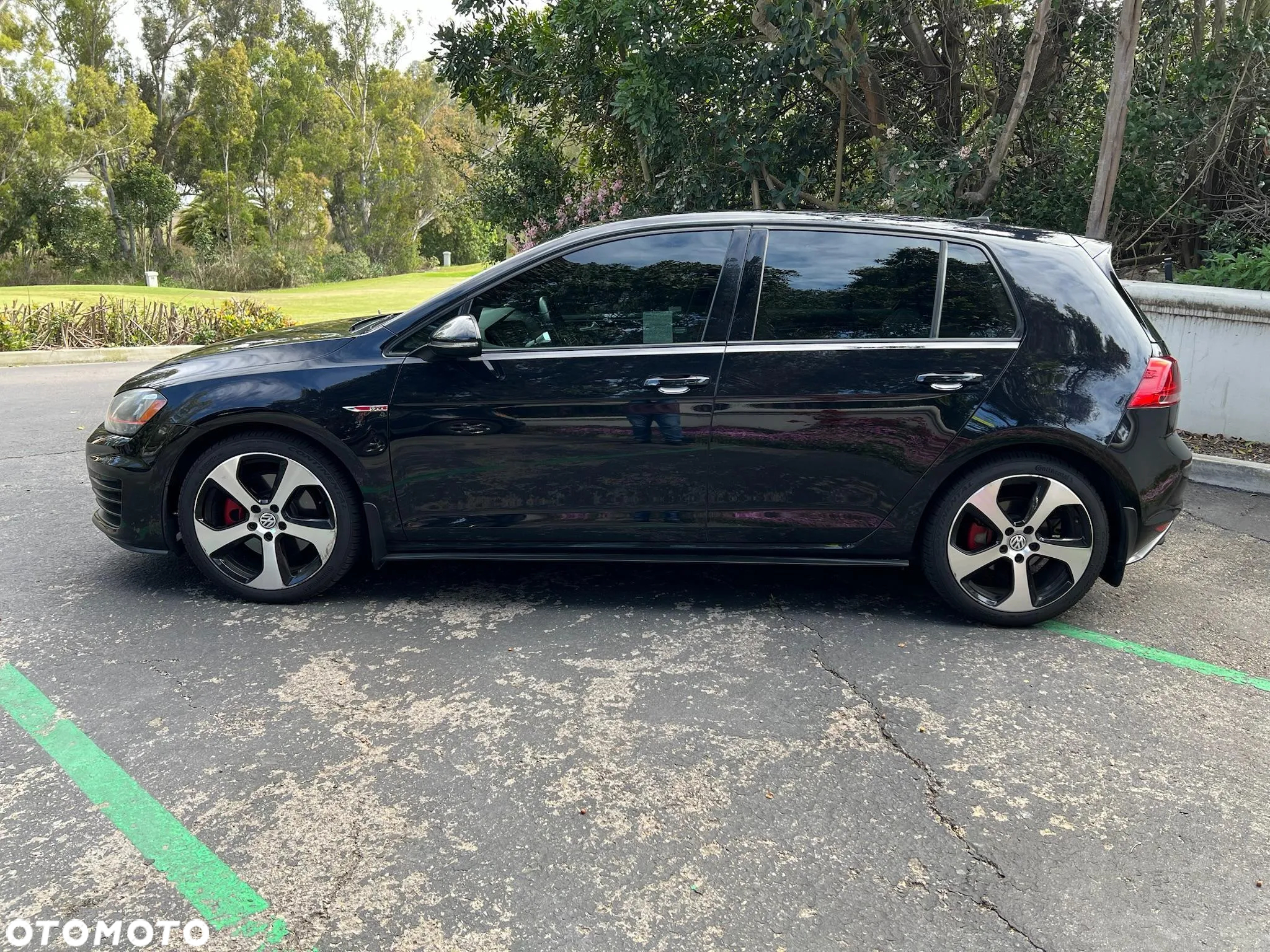 Volkswagen Golf - 2