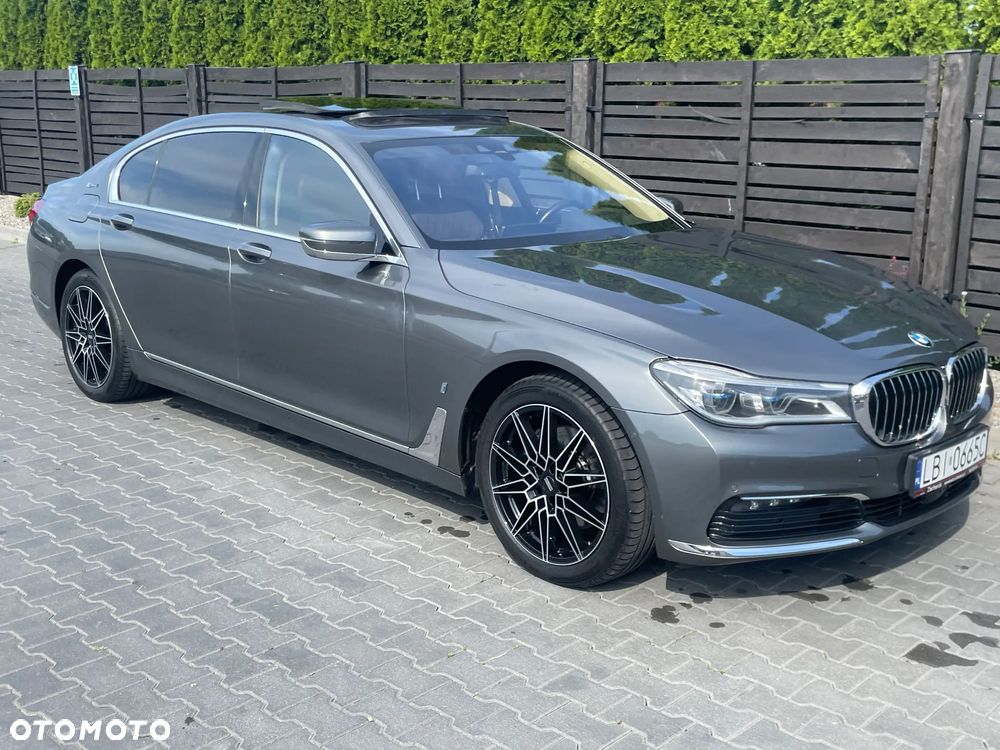 BMW Seria 7 740Le iPerformance - 23