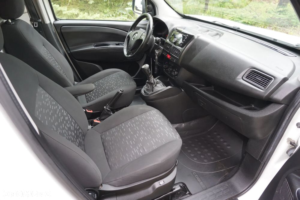 Opel COMBO - 4