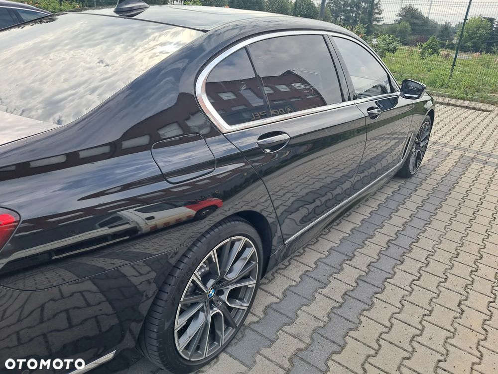 BMW Seria 7 750Li xDrive - 8