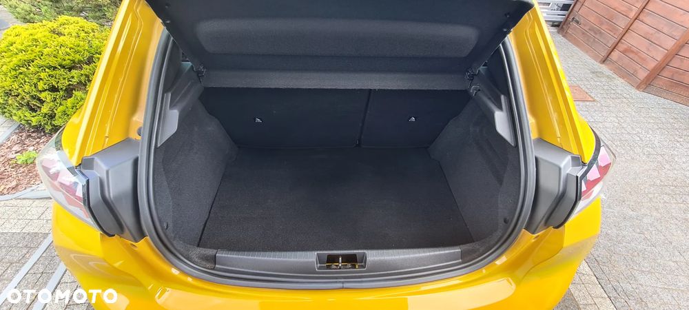 Peugeot 208 - 19