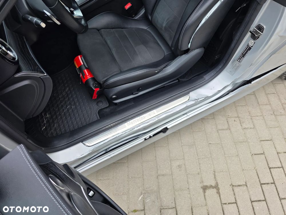 Mercedes-Benz Klasa E 200 4-Matic 9G-TRONIC - 11