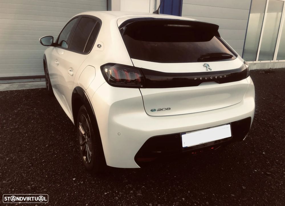 Peugeot e-208 Allure - 4