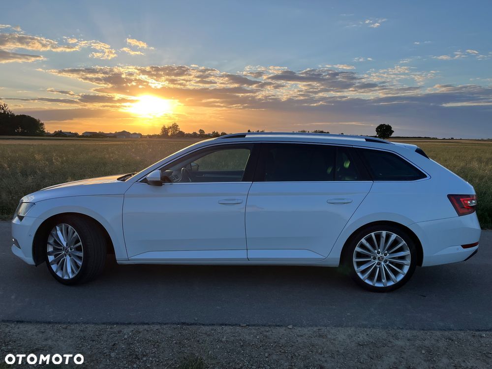 Skoda Superb 2.0 TDI Premium Edition - 4