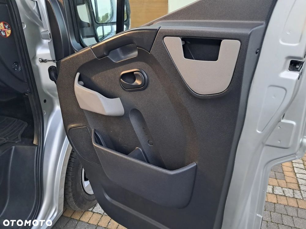 Nissan NV400 !!! BARDZO ŁADNY !!! ORYGINALNY PRZEBIEG !!! - 20