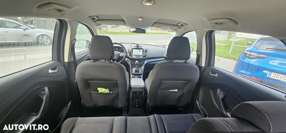 Ford Kuga 1.5 EcoBoost 4WD Aut. Trend - 4