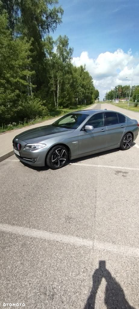 BMW Seria 5 528i xDrive - 4