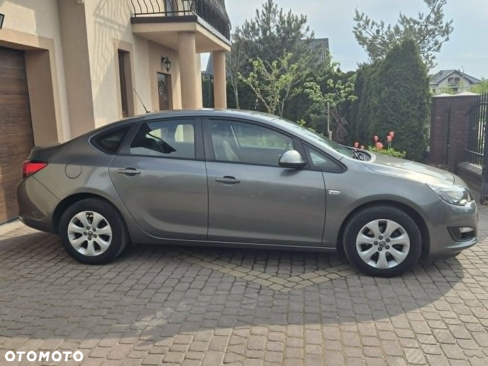 Opel Astra 1.6 Business - 14