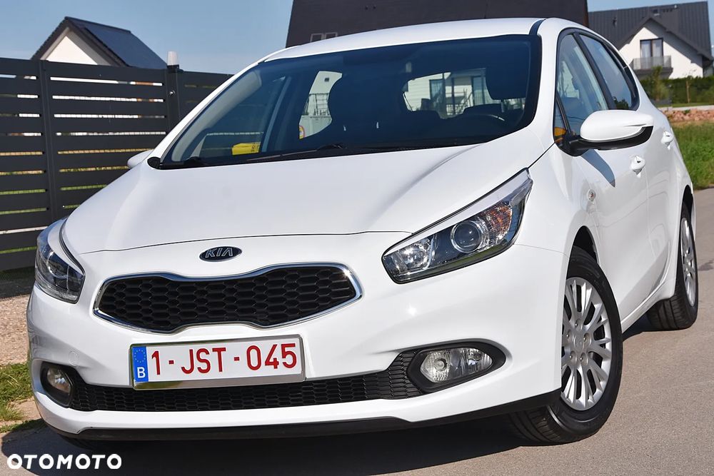 Kia Ceed 1.4 L - 11