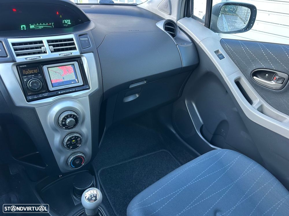 Toyota Yaris 1.4 D-4D Sol+AC - 12