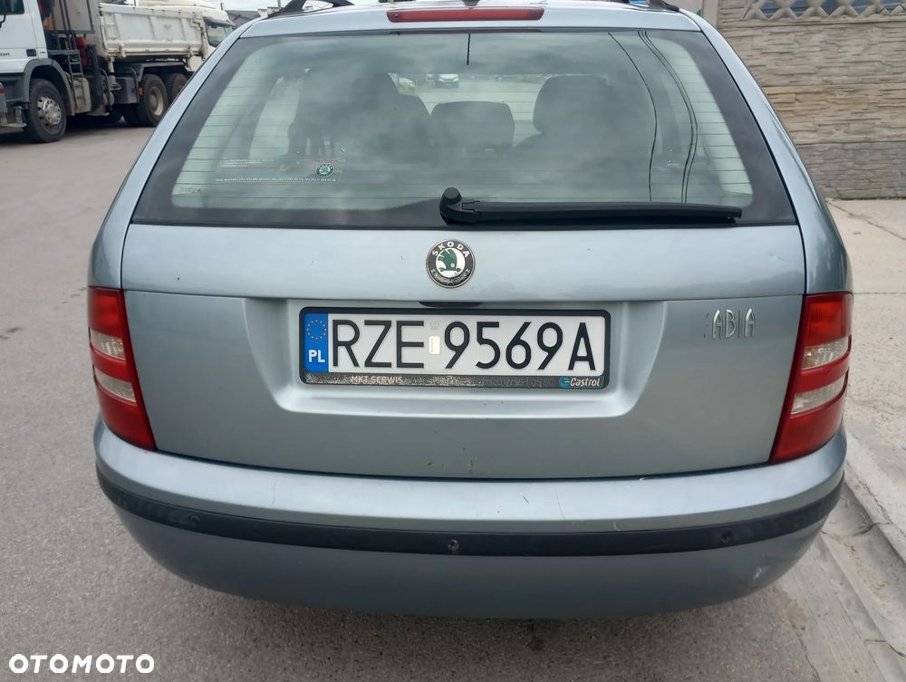 Skoda Fabia - 6