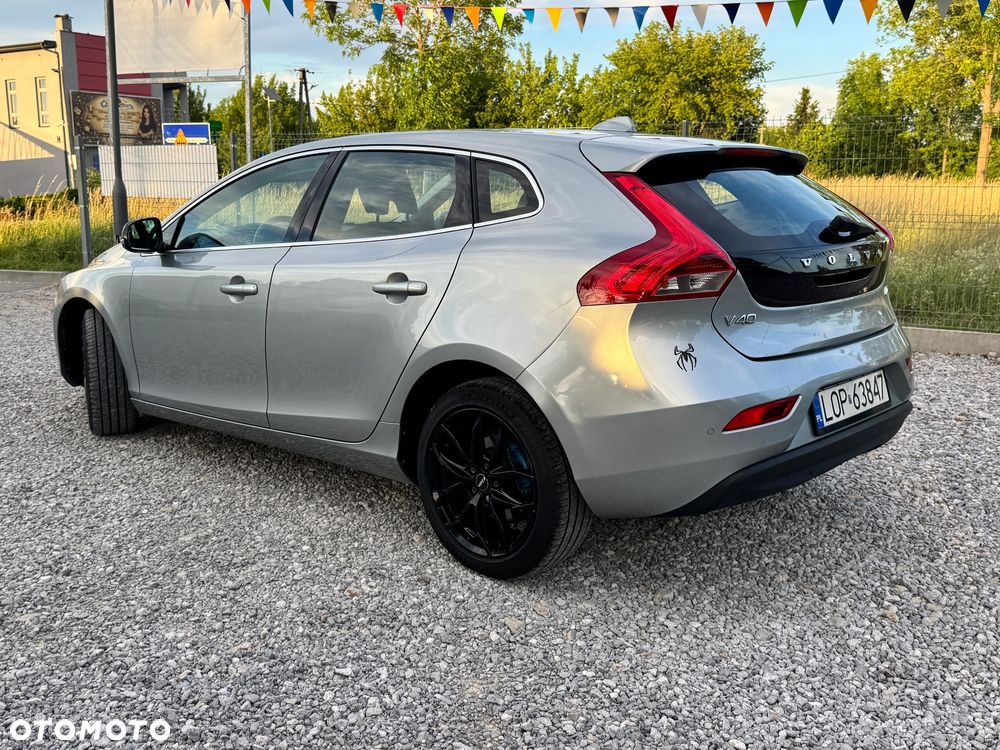 Volvo V40 D2 Momentum - 10