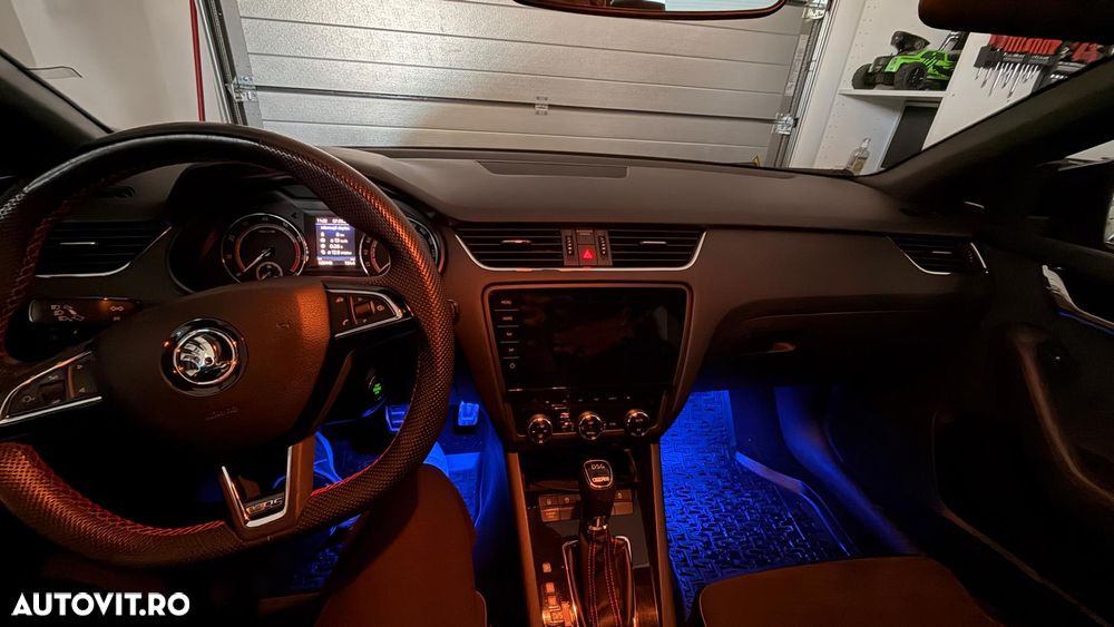 Skoda Octavia 2.0 245 TSI DSG RS - 13
