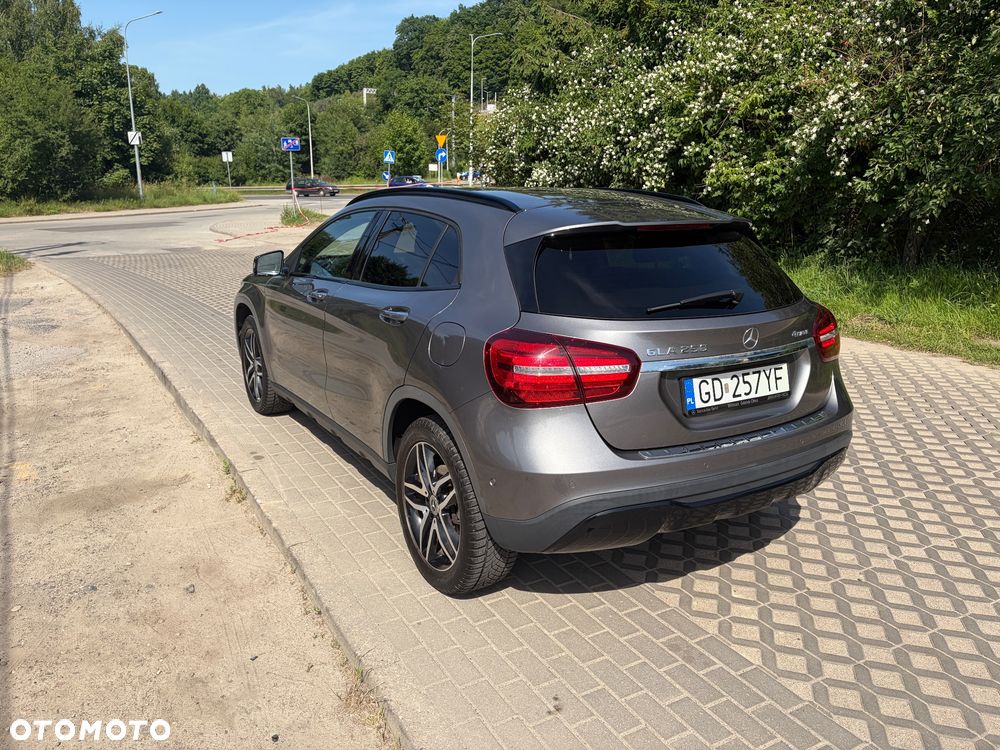 Mercedes-Benz GLA 250 4-Matic - 3
