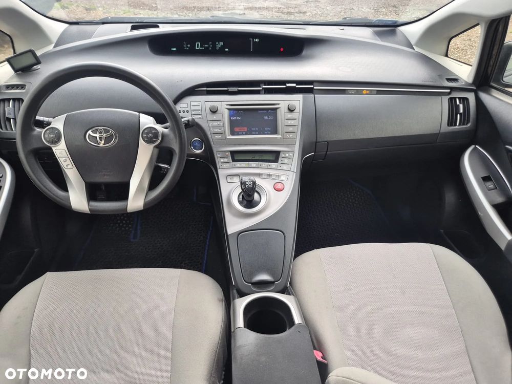 Toyota Prius 1.8 HSD Premium - 9