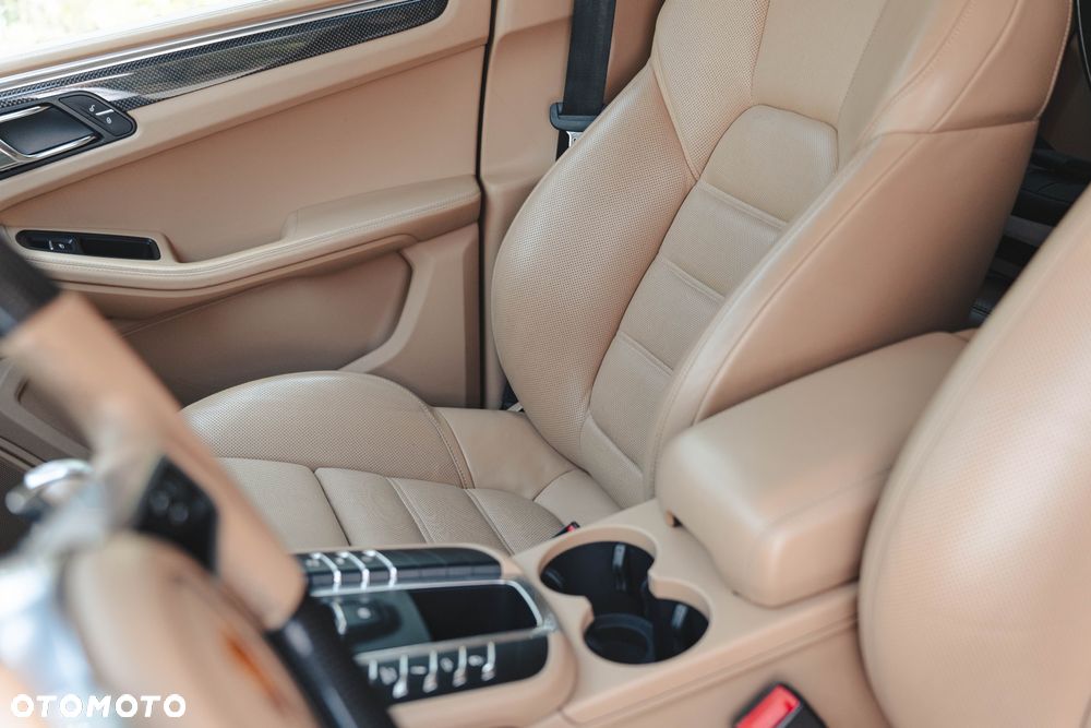 Porsche Macan - 31