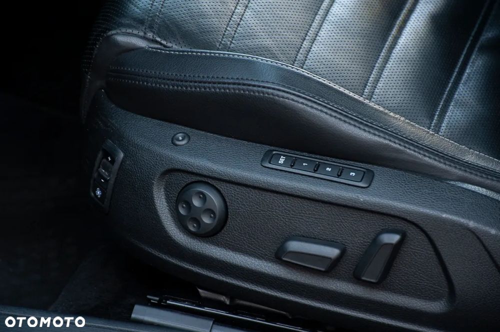 Volkswagen Passat CC - 28