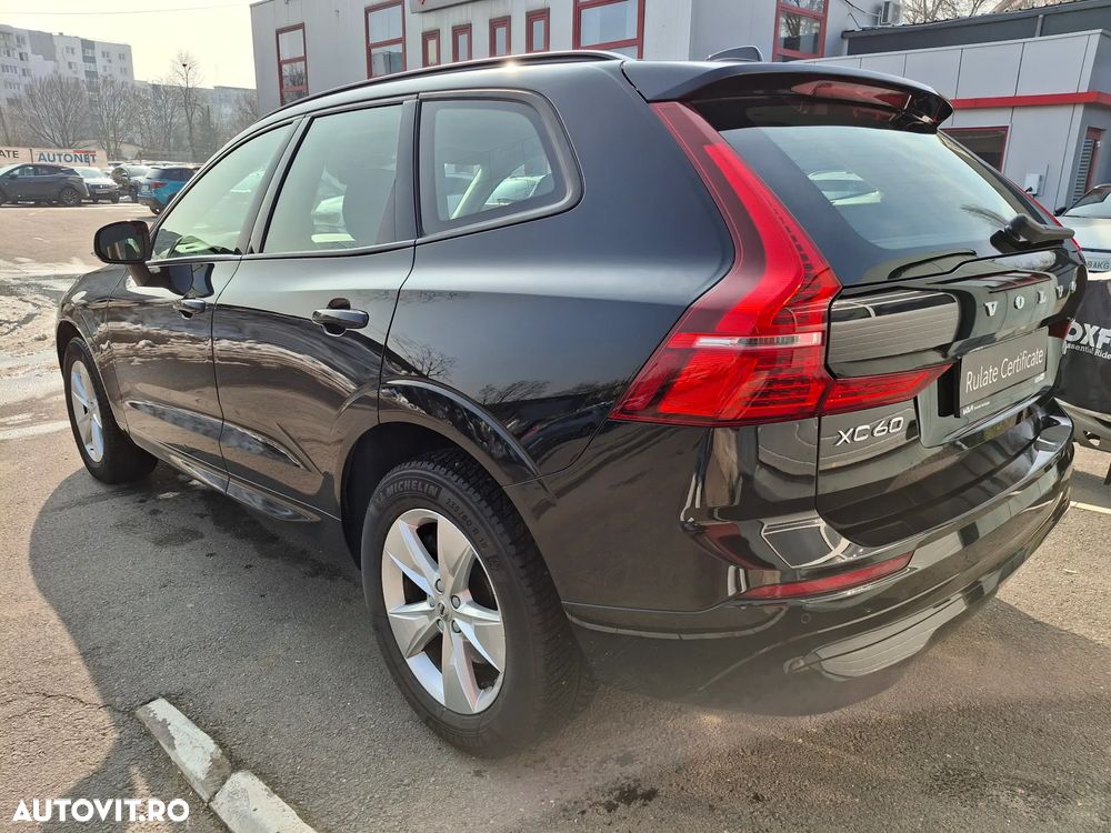 Volvo XC 60 B4 MHEV Momentum - 8