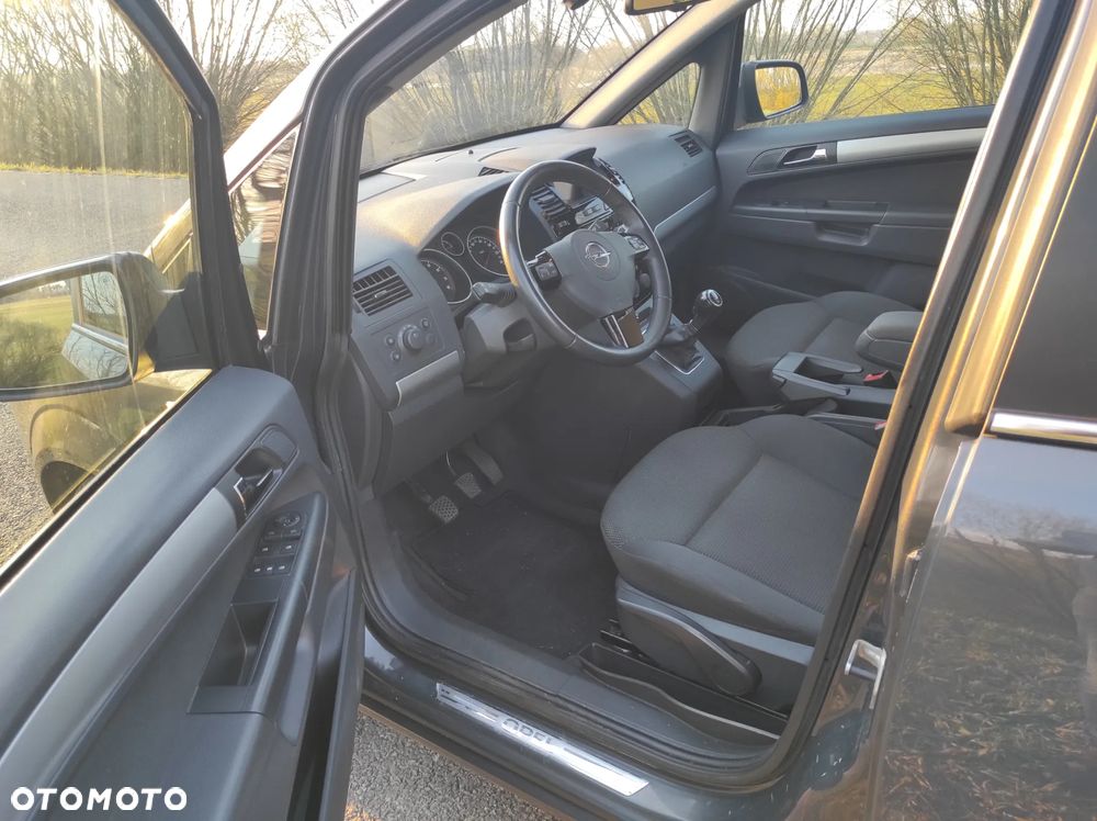 Opel Zafira 1.8 Cosmo - 6