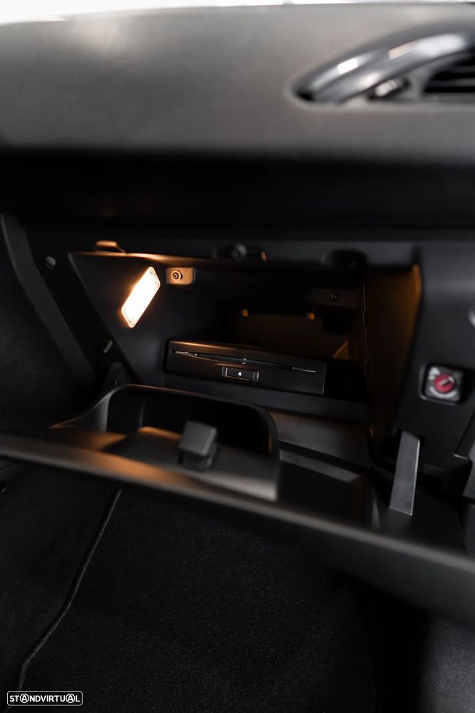 Peugeot 208 1.2 VTi SE Style - 29