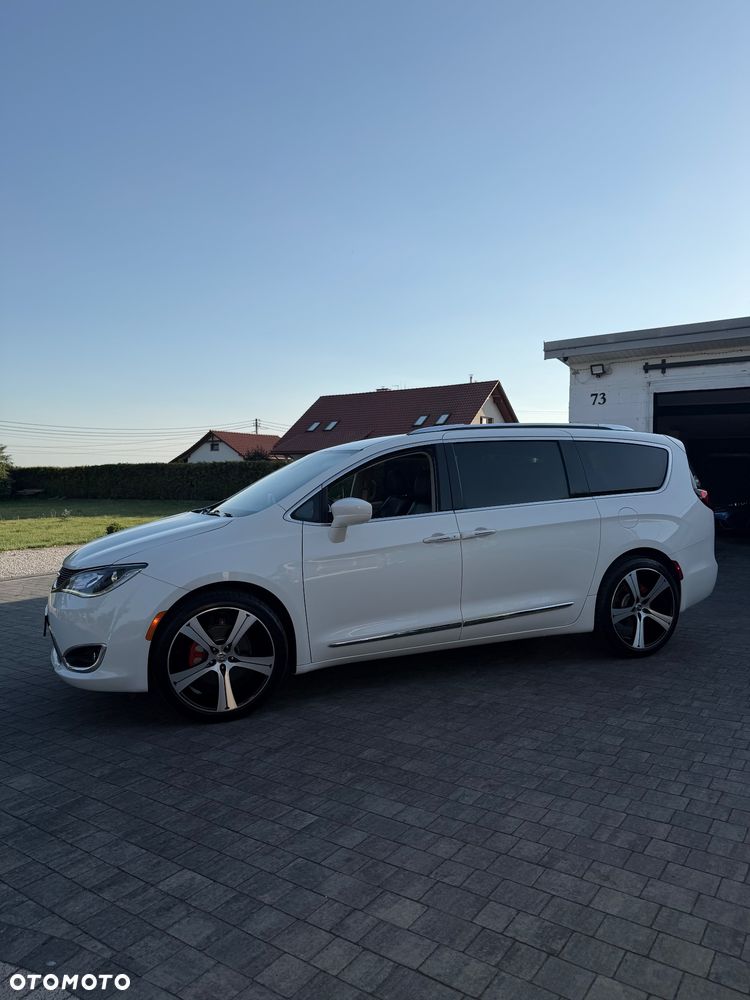 Chrysler Pacifica - 21