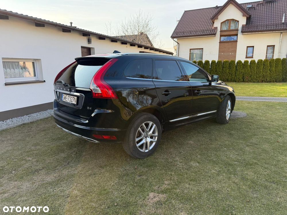 Volvo XC 60 D4 AWD R-Design - 4