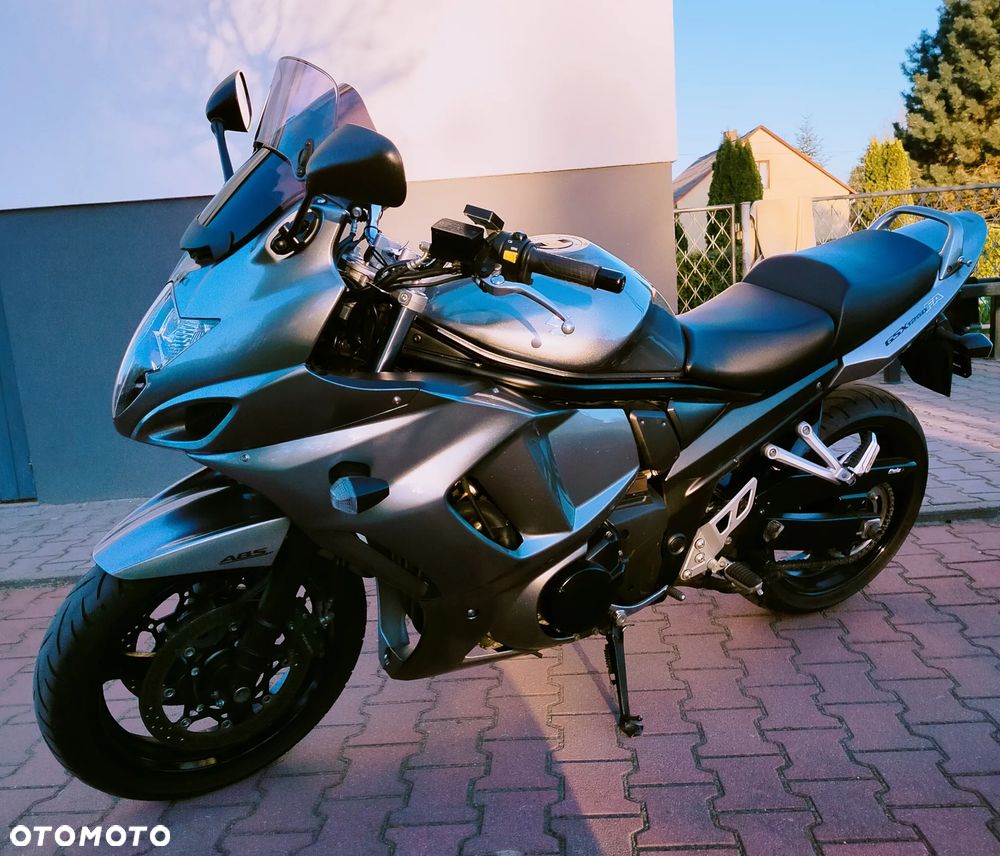 Suzuki GSX - 1