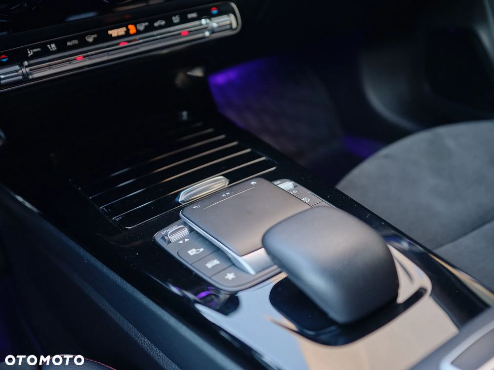 Mercedes-Benz Klasa A 220 d Progressive 8G-DCT - 23