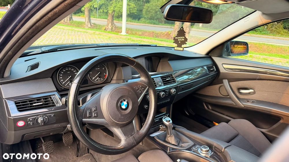 BMW Seria 5 525d - 19