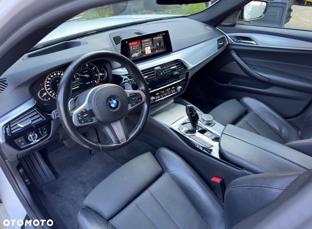 BMW Seria 5 520d Touring M Sport Edition - 32