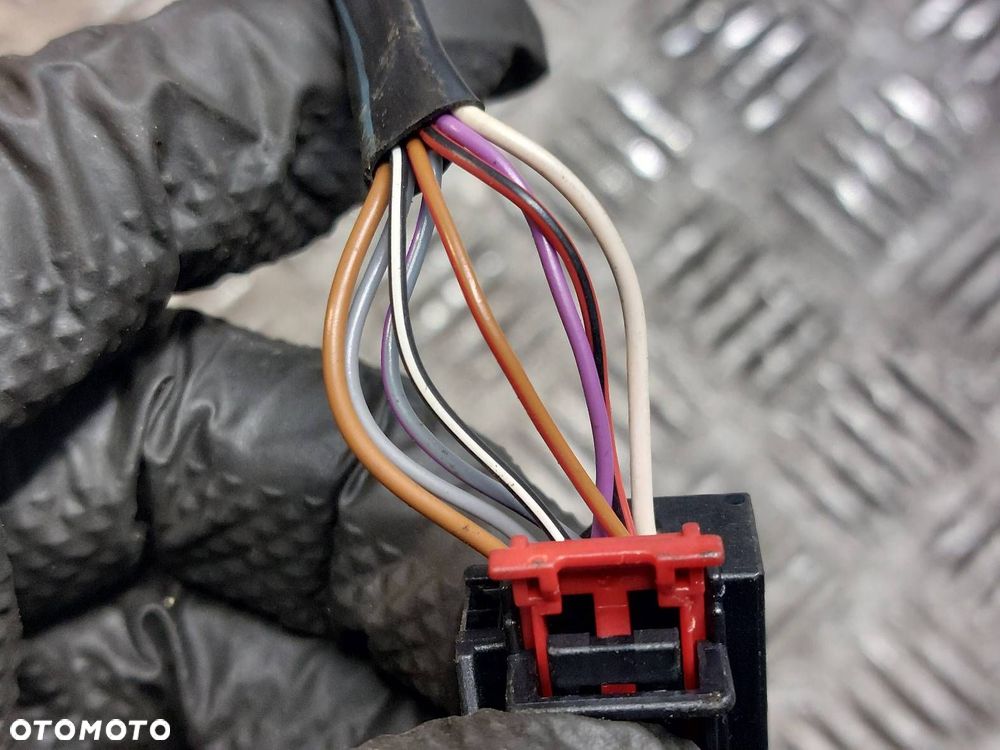 LUSTERKO PRAWE ELEKTRYCZNE TOURAN I LIFT LC9X 8 PIN EU ID: 239678 - 6