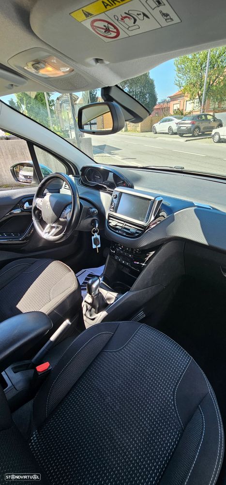 Peugeot 208 PureTech 82 Start & Stop Allure - 6