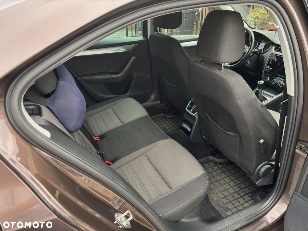 Skoda Octavia 1.4 TSI Ambition - 19