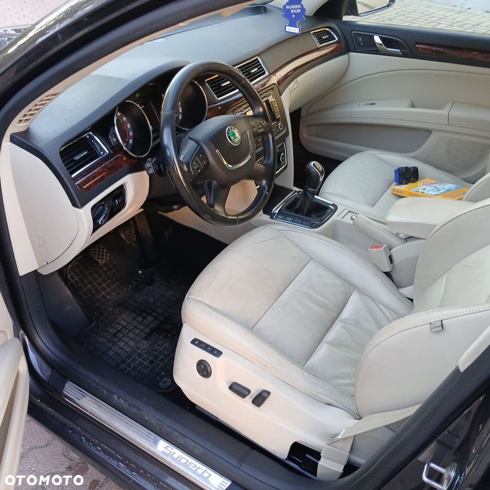 Skoda Superb 2.0 TDI Elegance - 14