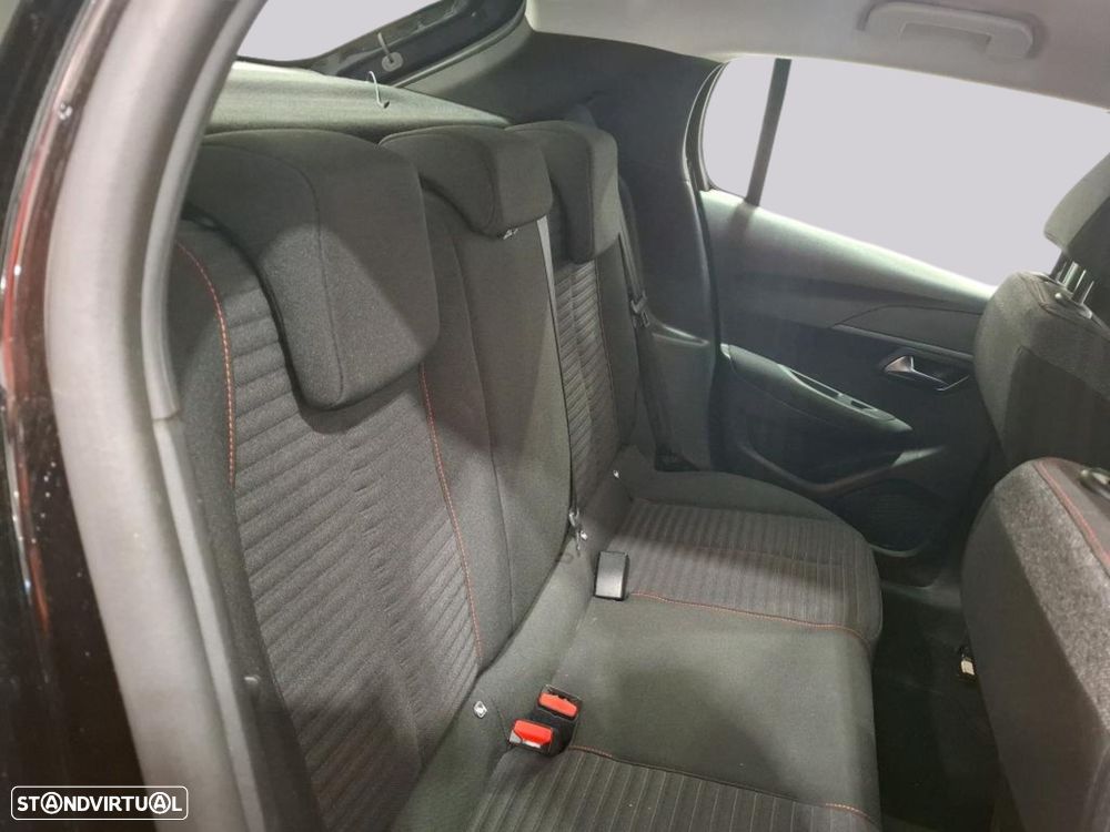 Peugeot 208 - 6