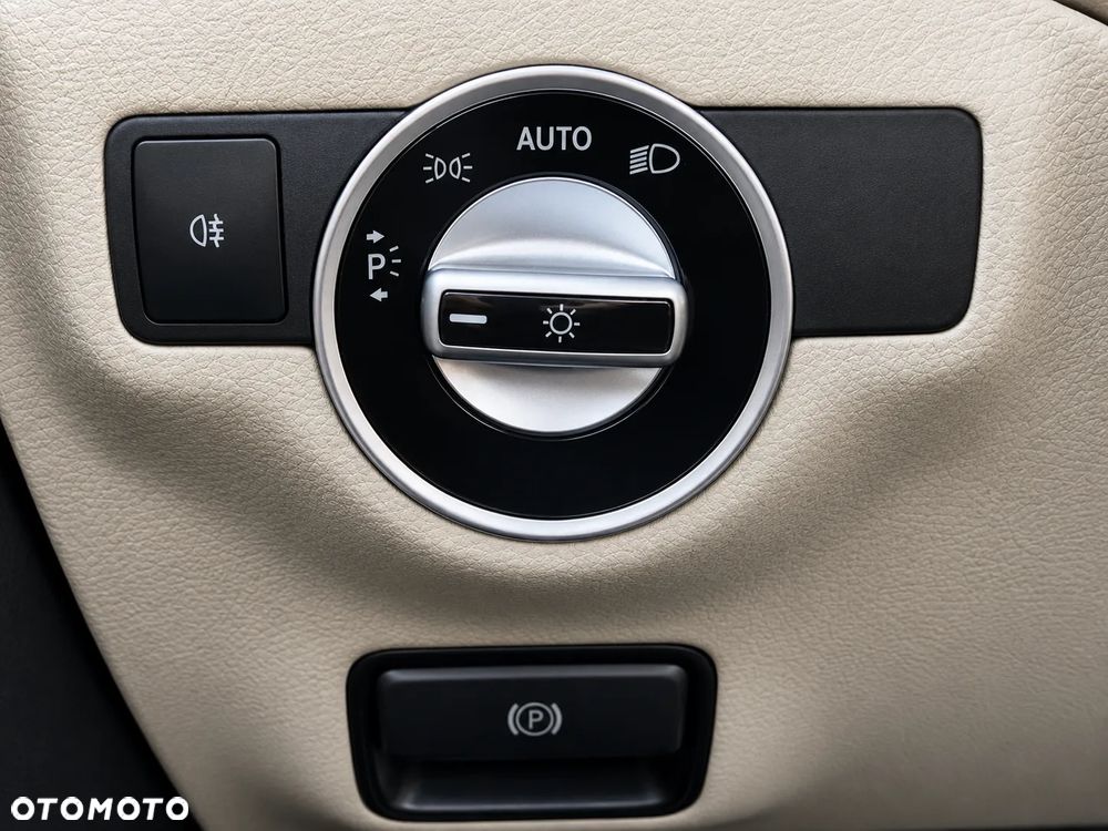 Mercedes-Benz CLA 250 4Matic 7G-DCT - 12