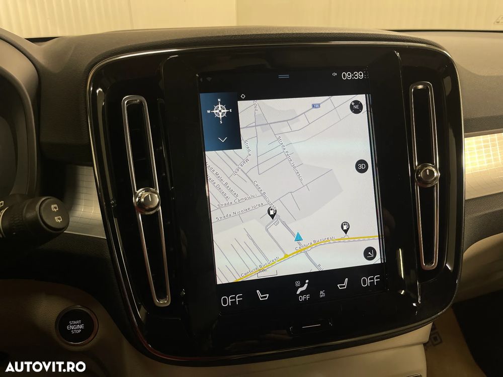 Volvo XC 40 B4 AT8 AWD Mild Hybrid Momentum Pro - 16
