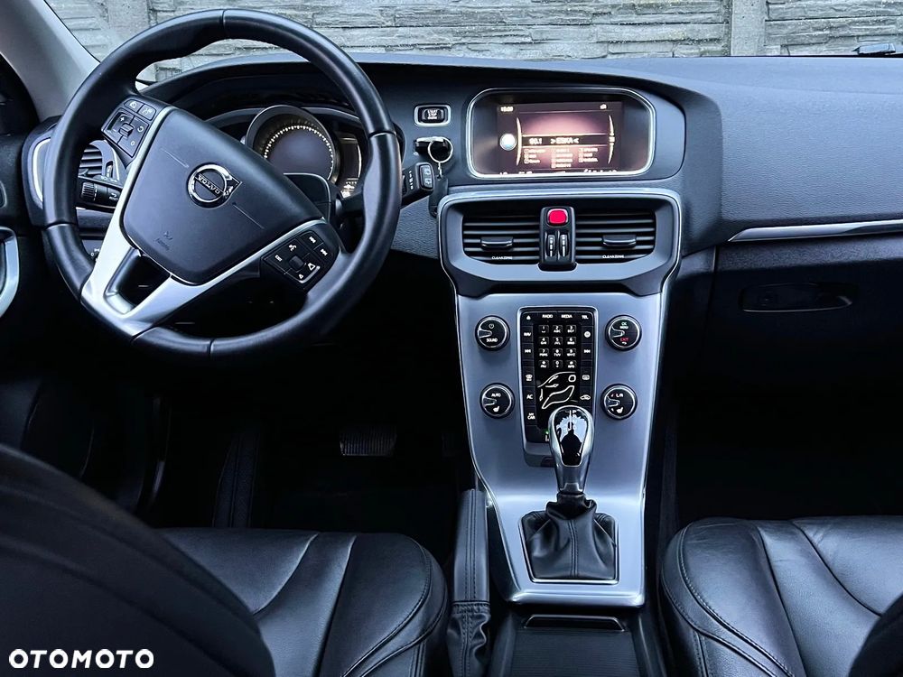 Volvo V40 D4 Drive-E Summum - 1