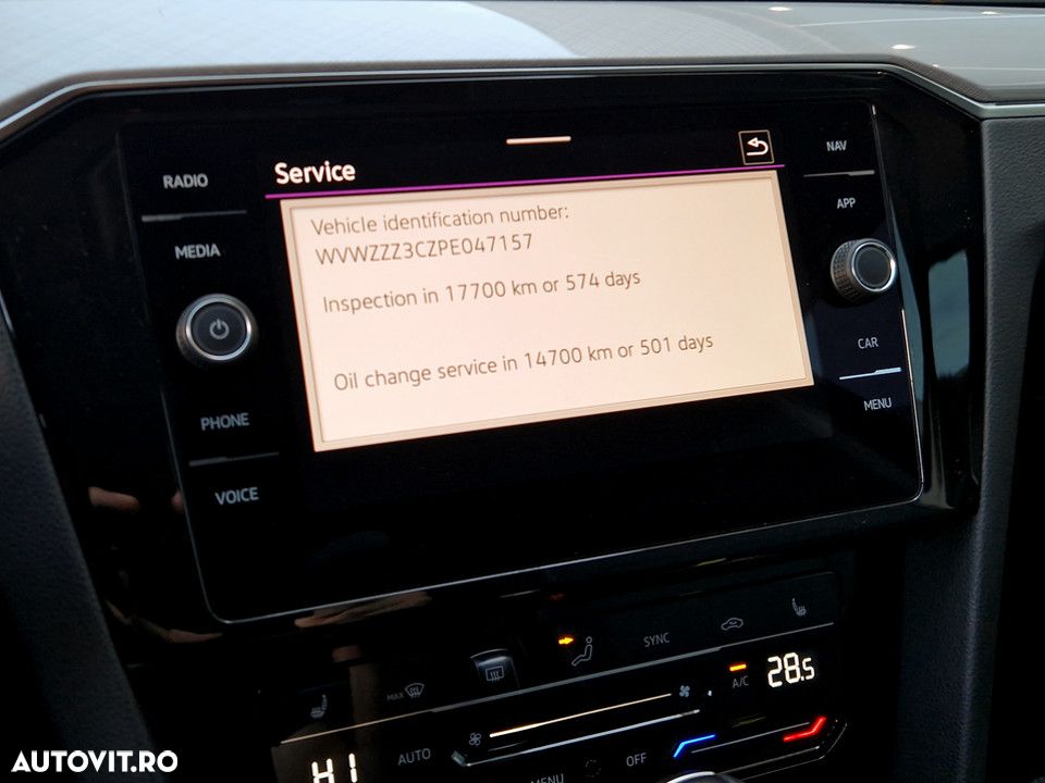 Volkswagen Passat 2.0 TDI DSG Comfortline - 22