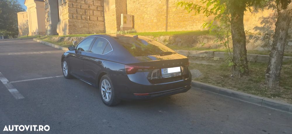 Skoda Octavia 2.0 TDI DSG Style - 4