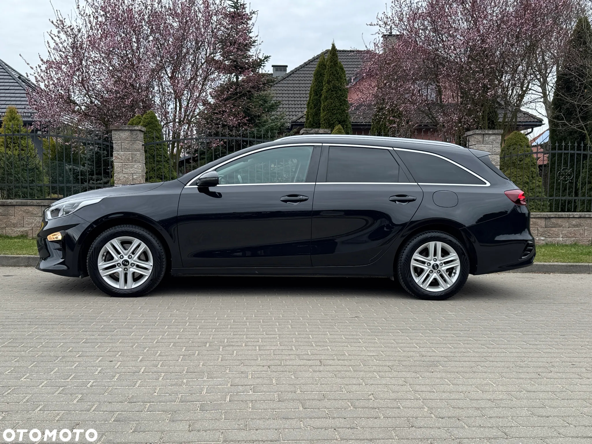 Kia Ceed 1.6 CRDi Eco-Dynamics+ (48V Mild-Hybrid) DCT7 Vision - 2