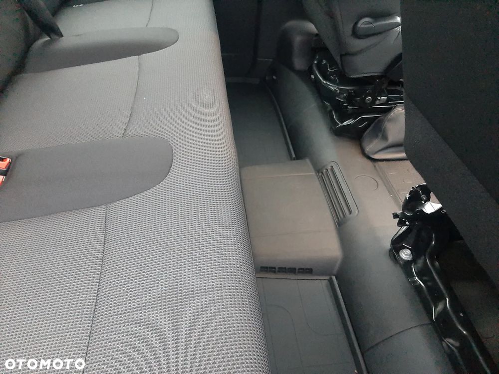 Renault Trafic 2.0 dCi EDC - 15