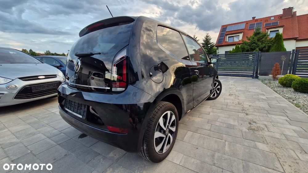 Volkswagen up! Active - 4